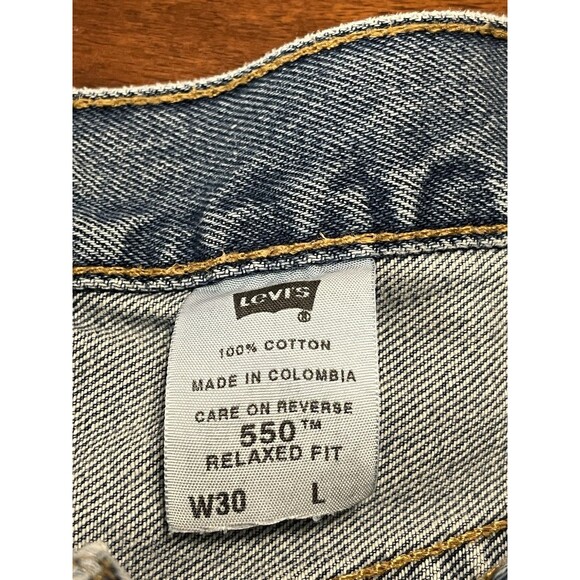 LEVI’S Vintage Y2K 550 Women’s Size 30 Regular Fit Denim Jean Shorts 8" Inseam - Picture 4 of 8